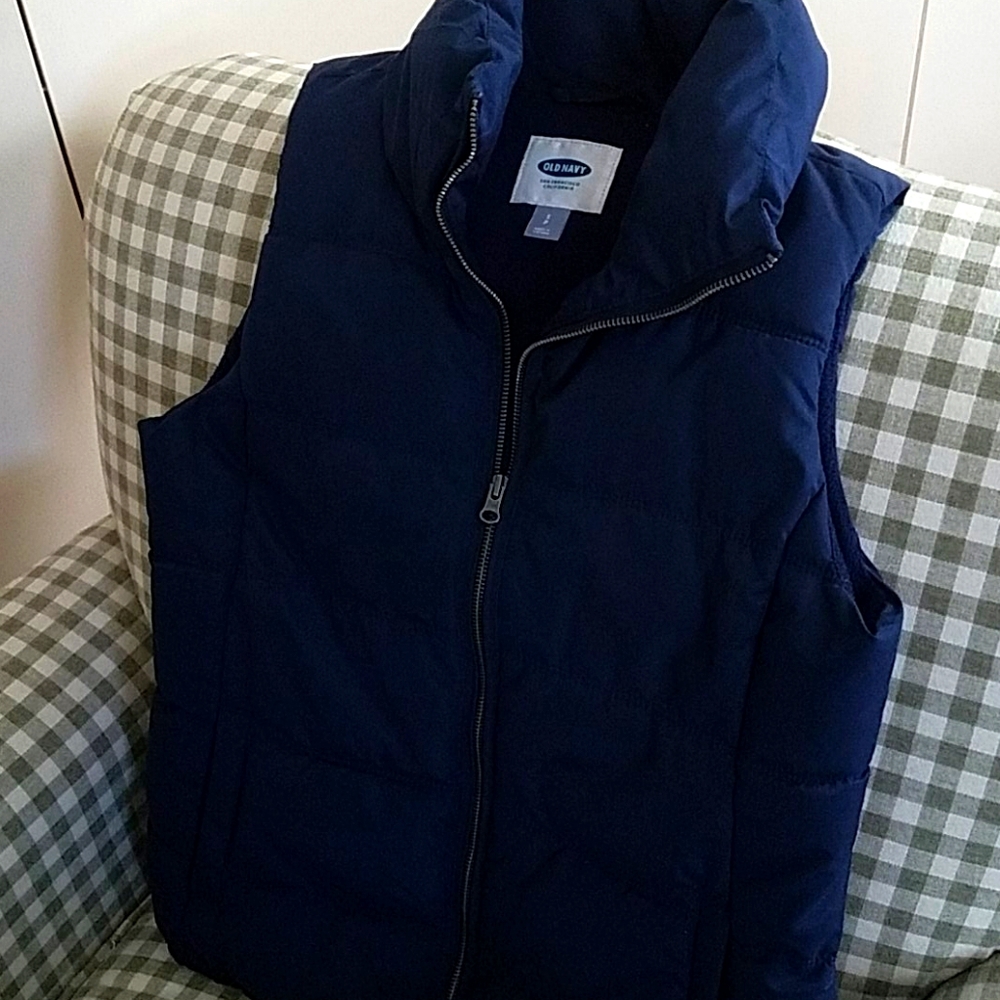 Navy puffer vest